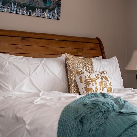 Fenwick Vacation Rental Open Hot Tub Glorious Mountain 2 Bedroom Canmore Buitenkant foto