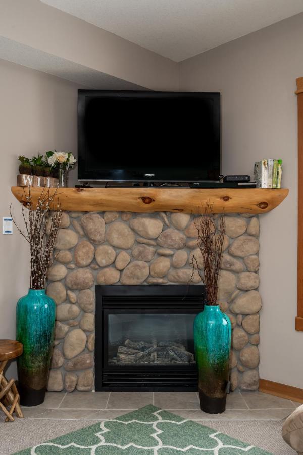 Fenwick Vacation Rental Open Hot Tub Glorious Mountain 2 Bedroom Canmore Buitenkant foto